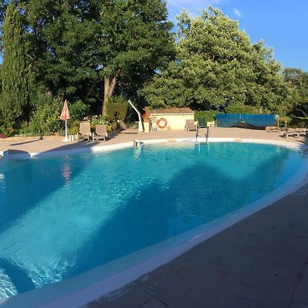Hotel Les Chenes Sisteron Buitenkant foto