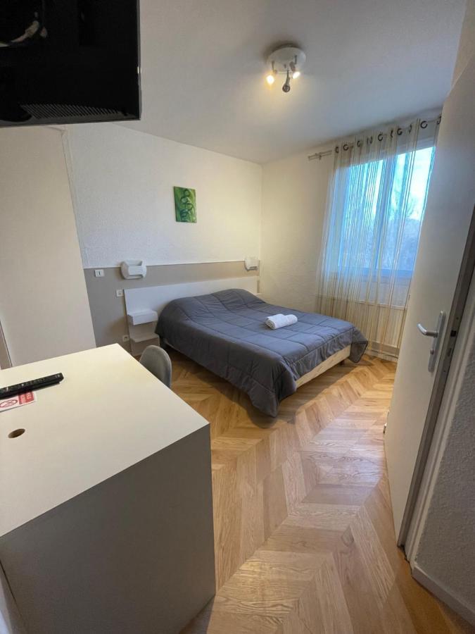 Hotel Les Chenes Sisteron Buitenkant foto