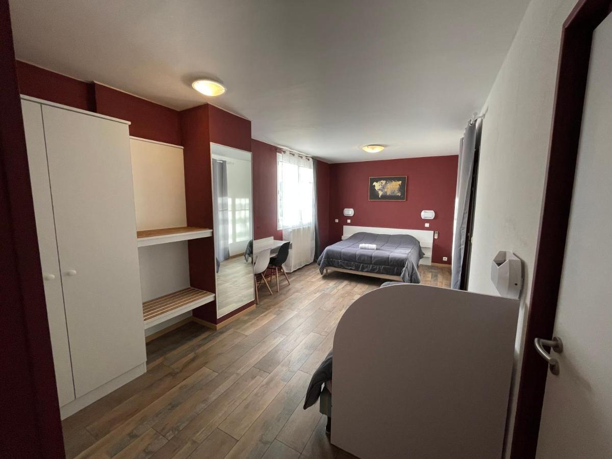 Hotel Les Chenes Sisteron Buitenkant foto