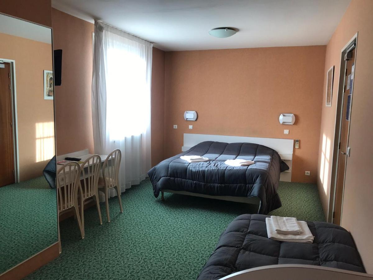Hotel Les Chenes Sisteron Buitenkant foto